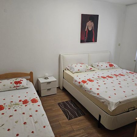 Apartments Vila Tisa مالي لوشينغْ المظهر الخارجي الصورة