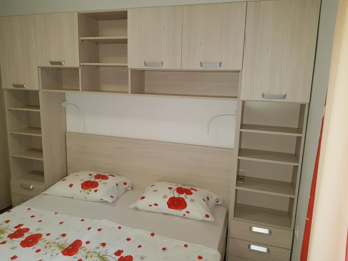 Apartments Vila Tisa مالي لوشينغْ المظهر الخارجي الصورة