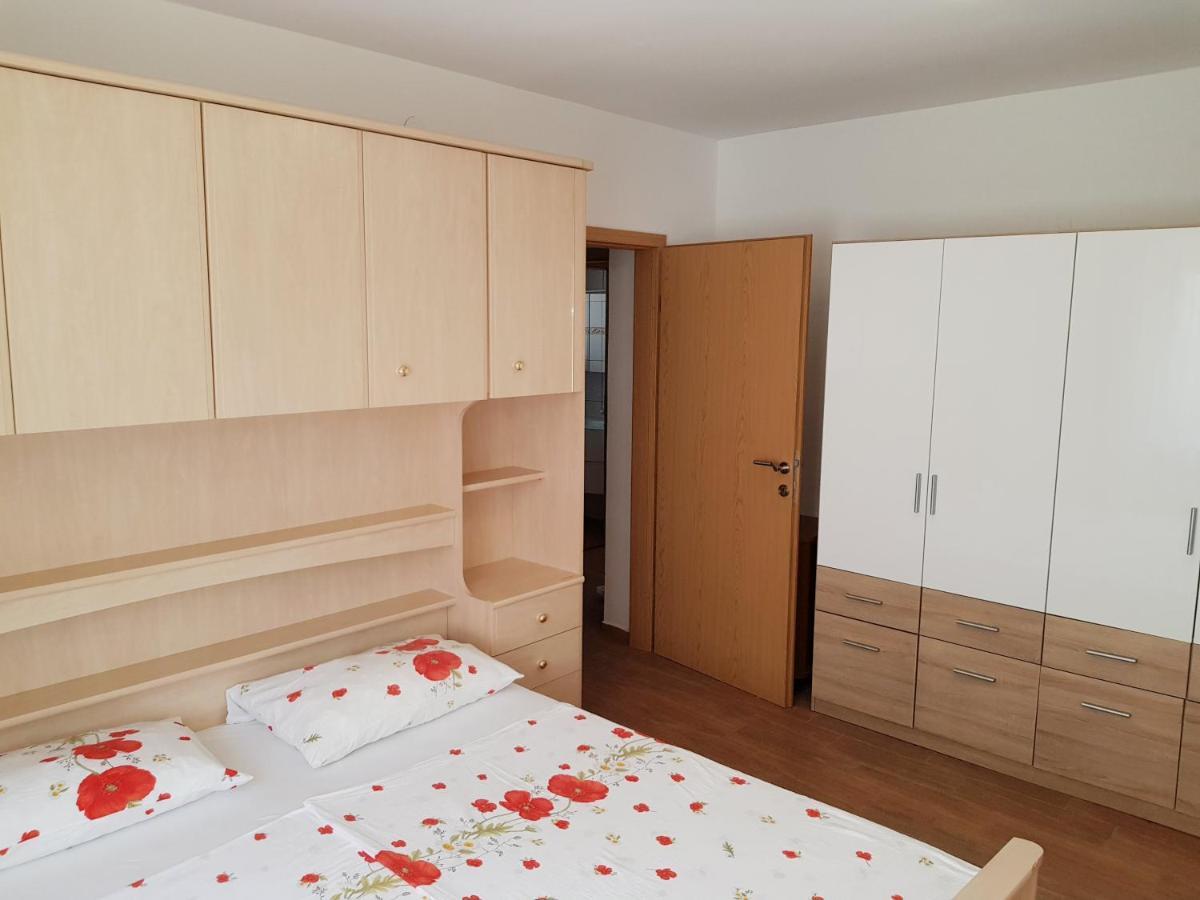 Apartments Vila Tisa مالي لوشينغْ المظهر الخارجي الصورة