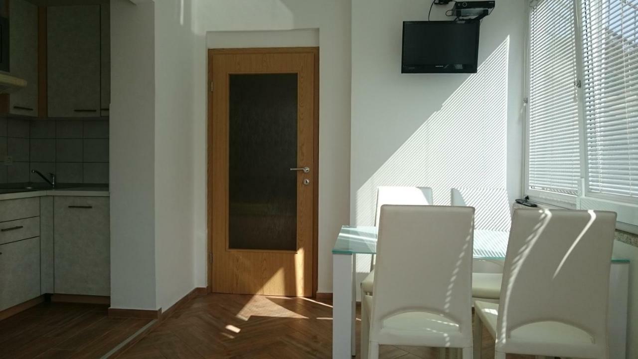 Apartments Vila Tisa مالي لوشينغْ المظهر الخارجي الصورة