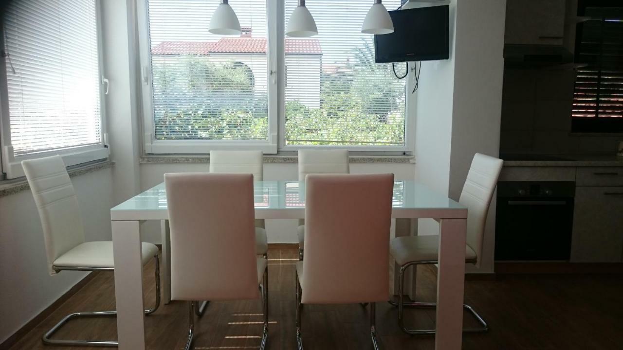 Apartments Vila Tisa مالي لوشينغْ المظهر الخارجي الصورة