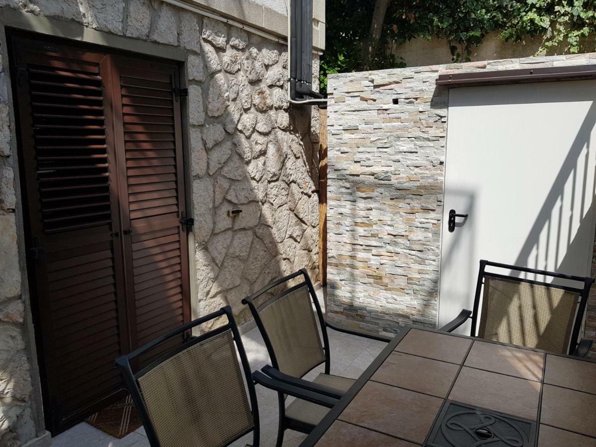 Apartments Vila Tisa مالي لوشينغْ المظهر الخارجي الصورة